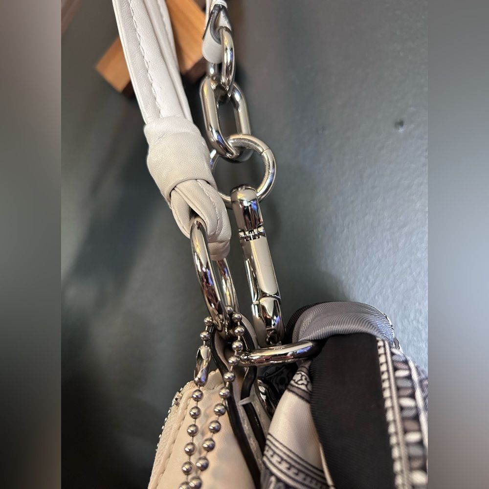 Coach White Leather Shoulder Bag with Silver Hardware - Picture 6 of 16